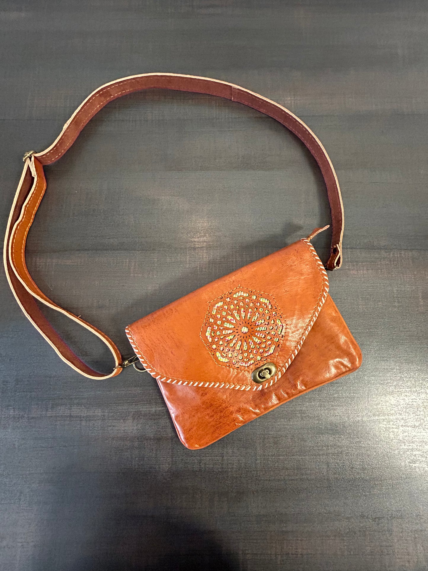 Ellie - cognac clutch