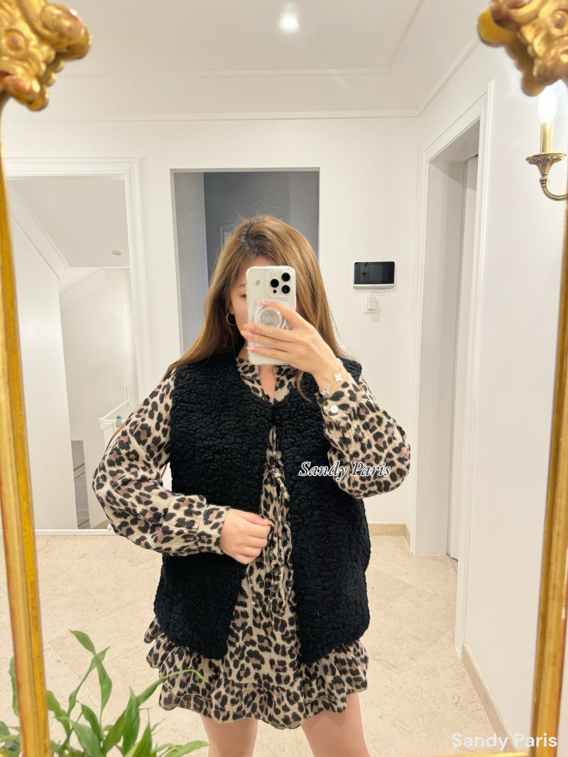 Cuddle Up Black – Teddy Gilet