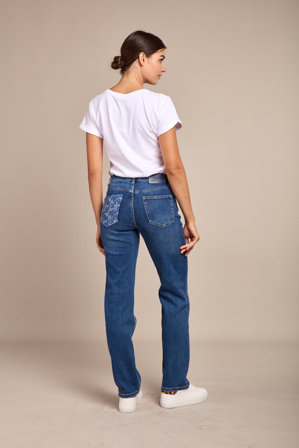 Straight denim — bloom pocket