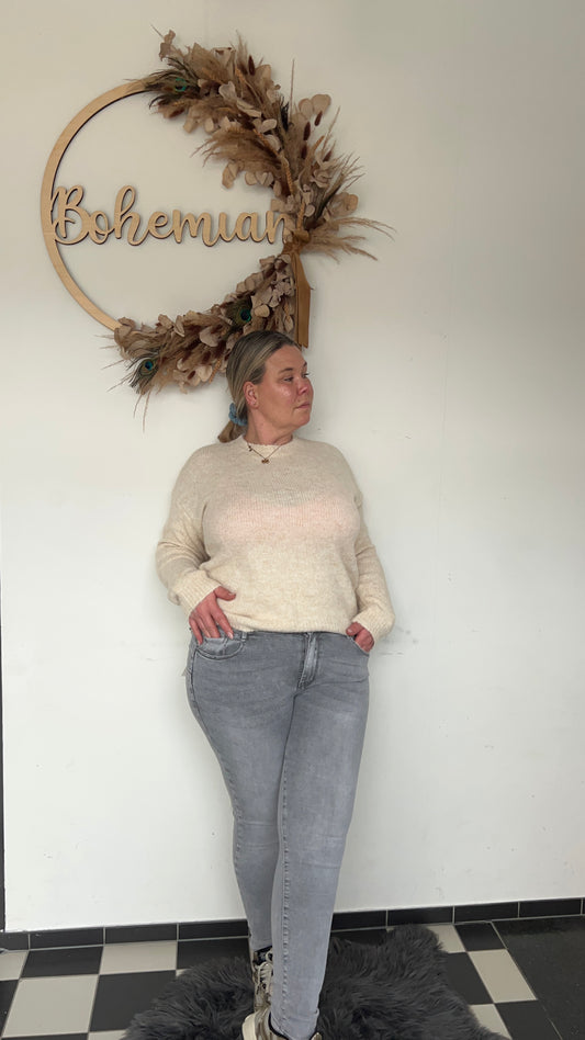 Amélie Soft Knit trui beige detail - 70% gerecycled polyester 28% wol