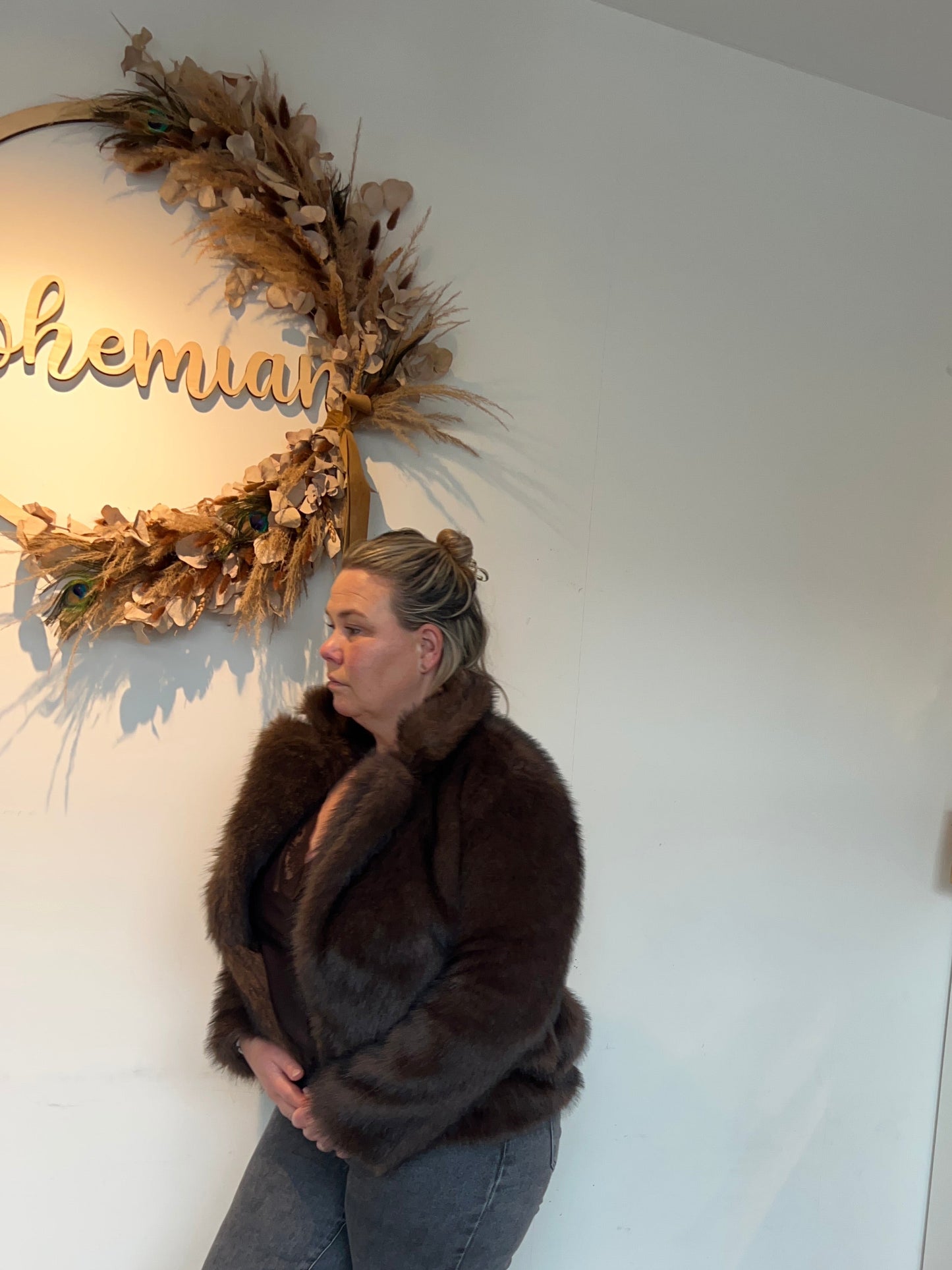 Coco Fur Jacket chocoladebruin styling - perfect over knit of jurk