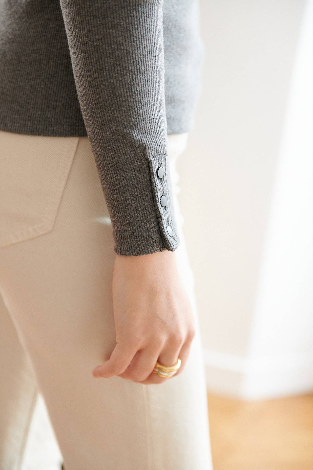 Geribbelde katoenen trui met opstaande kraag