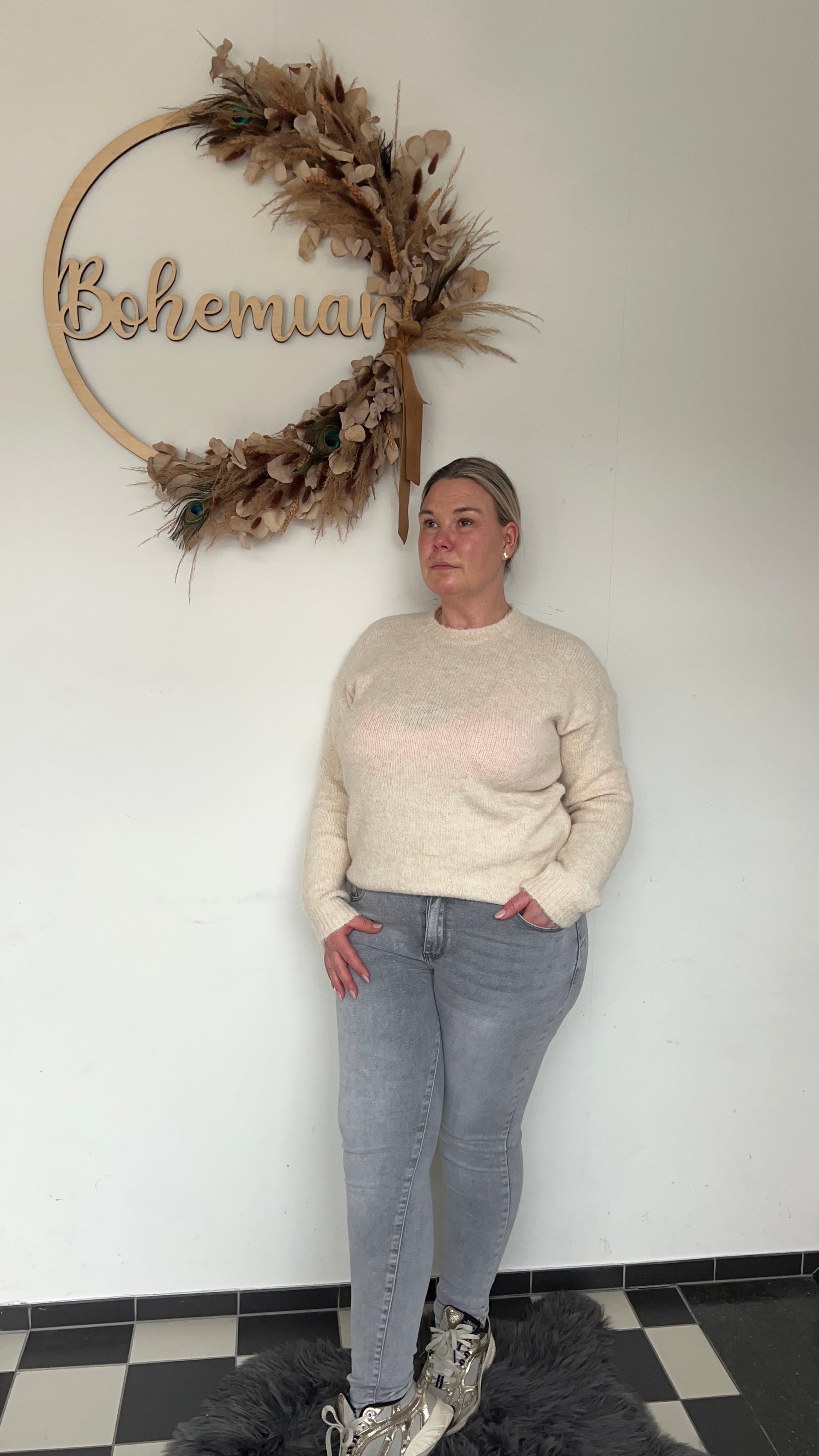 Amélie Soft Knit trui beige voorkant - zachte gerecyclede wol trui