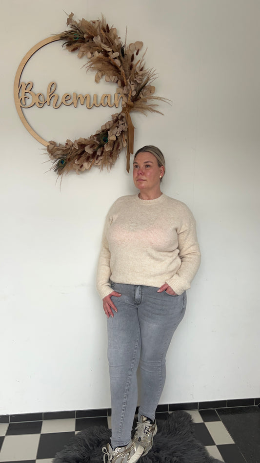 Amélie Soft Knit trui beige voorkant - zachte gerecyclede wol trui