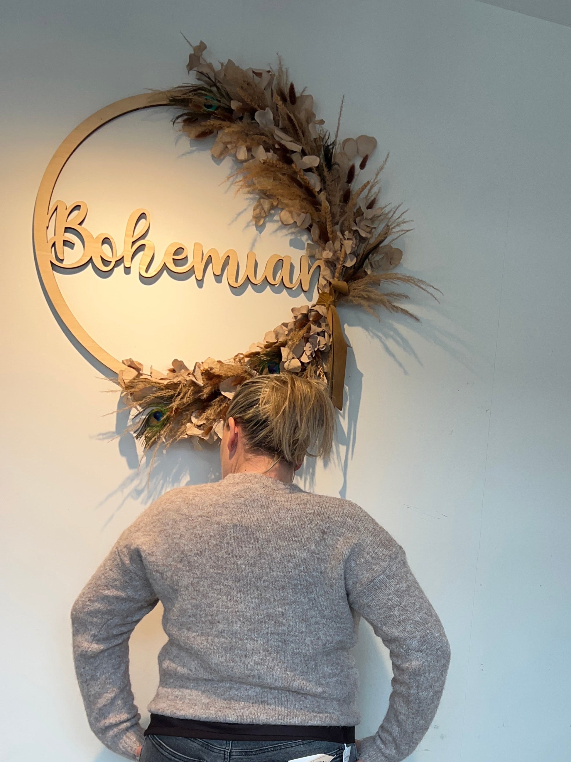 Amélie soft knit café au lait achterkant - comfortabele fit