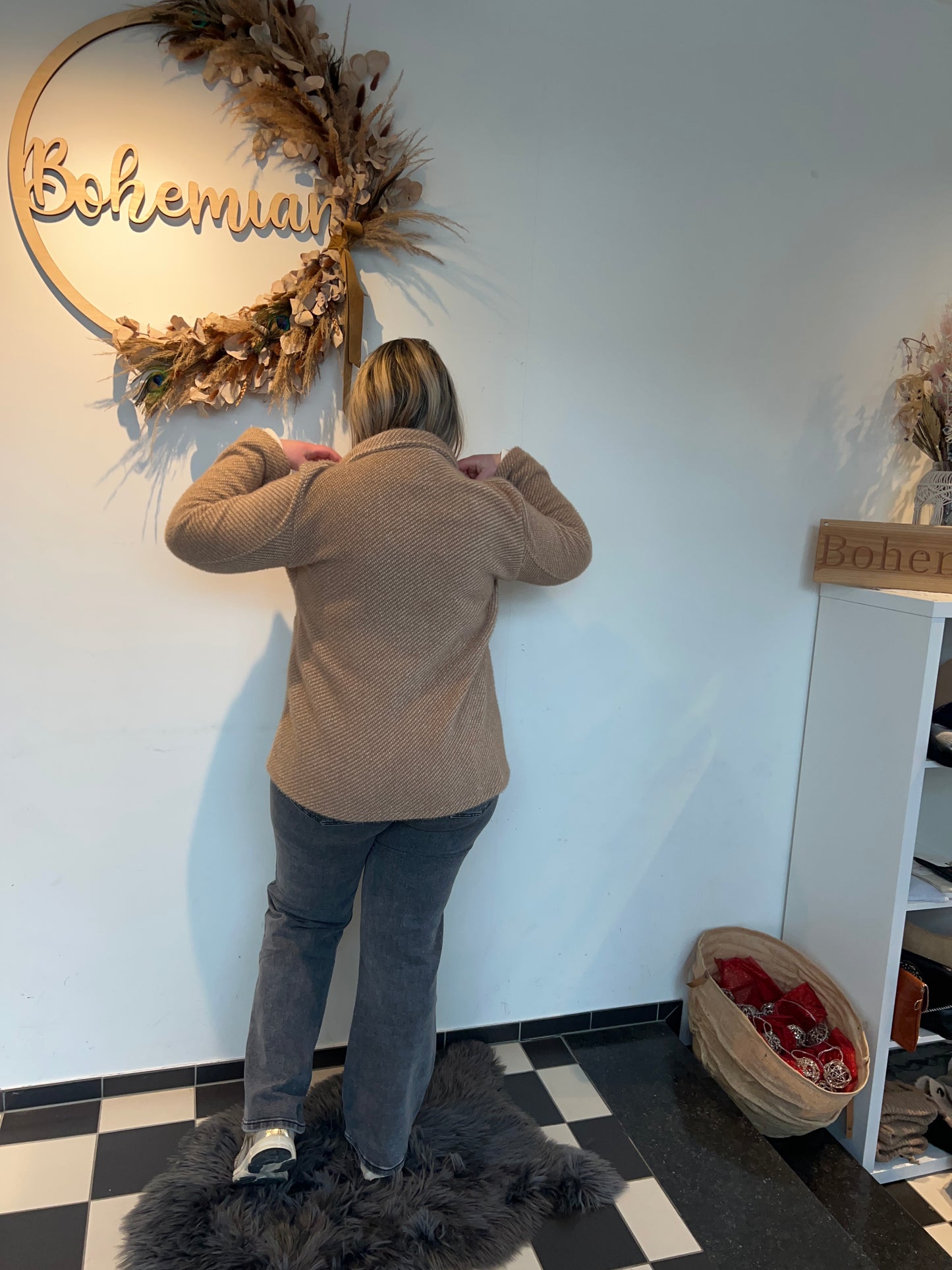 Rosie Wool Coat beige achterkant - ruime fit voor laagjes