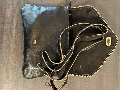 Ellie - black clutch