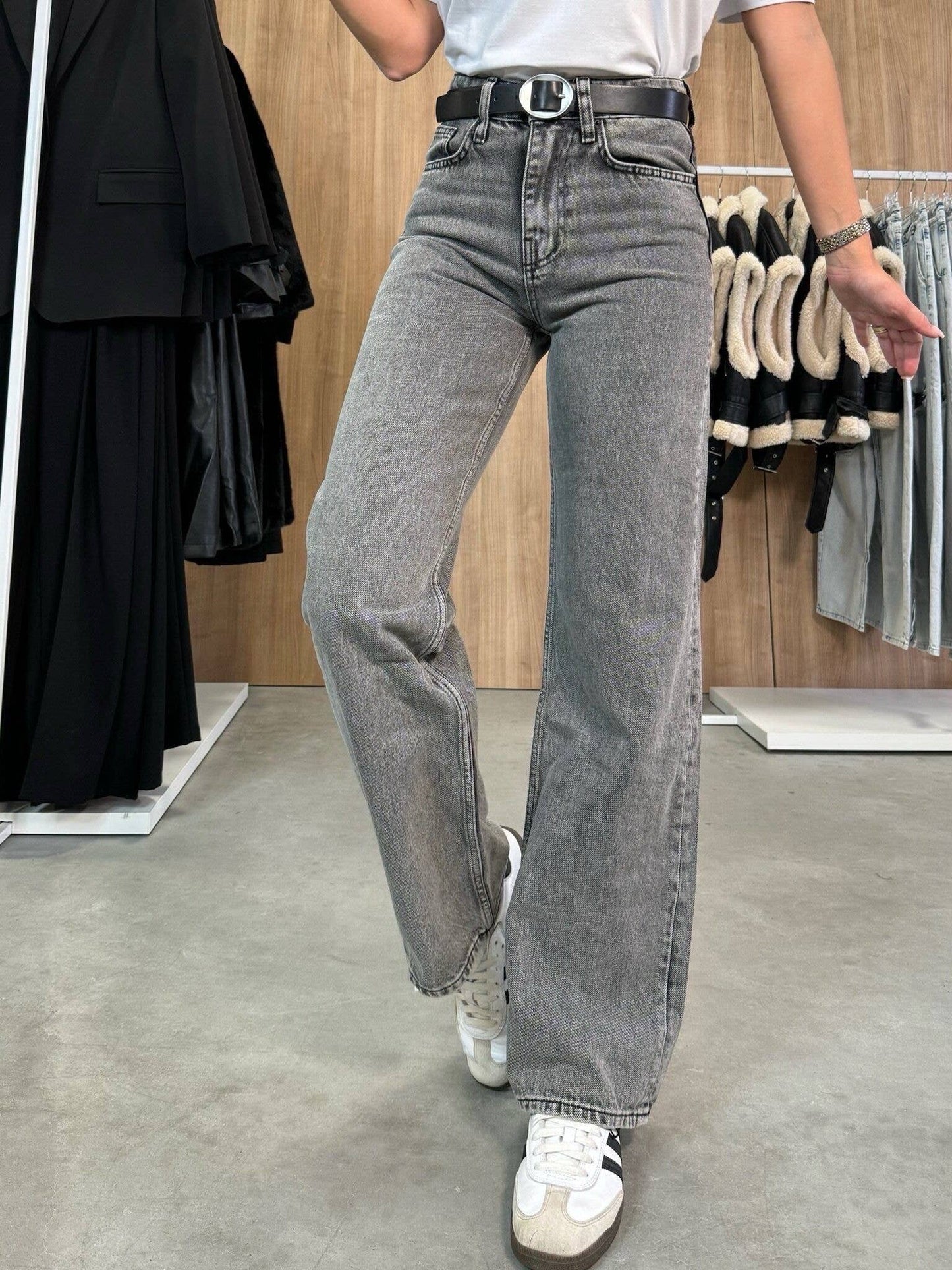 Jean met Wijde Pijpen en Hoge Taille – donker grijs