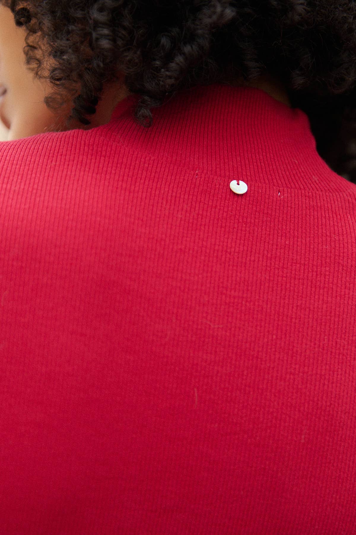 Geribbelde katoenen trui met opstaande kraag