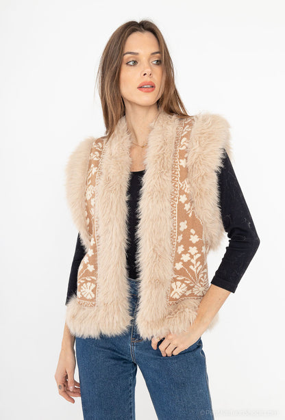 Koko - sleeveless gilet met faux fur