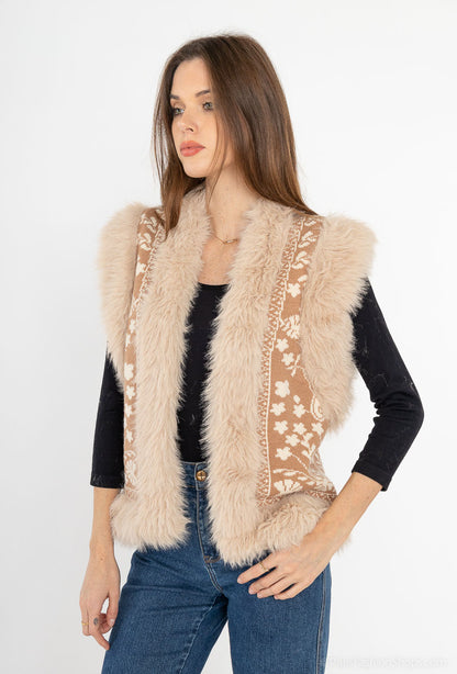 Koko - sleeveless gilet met faux fur